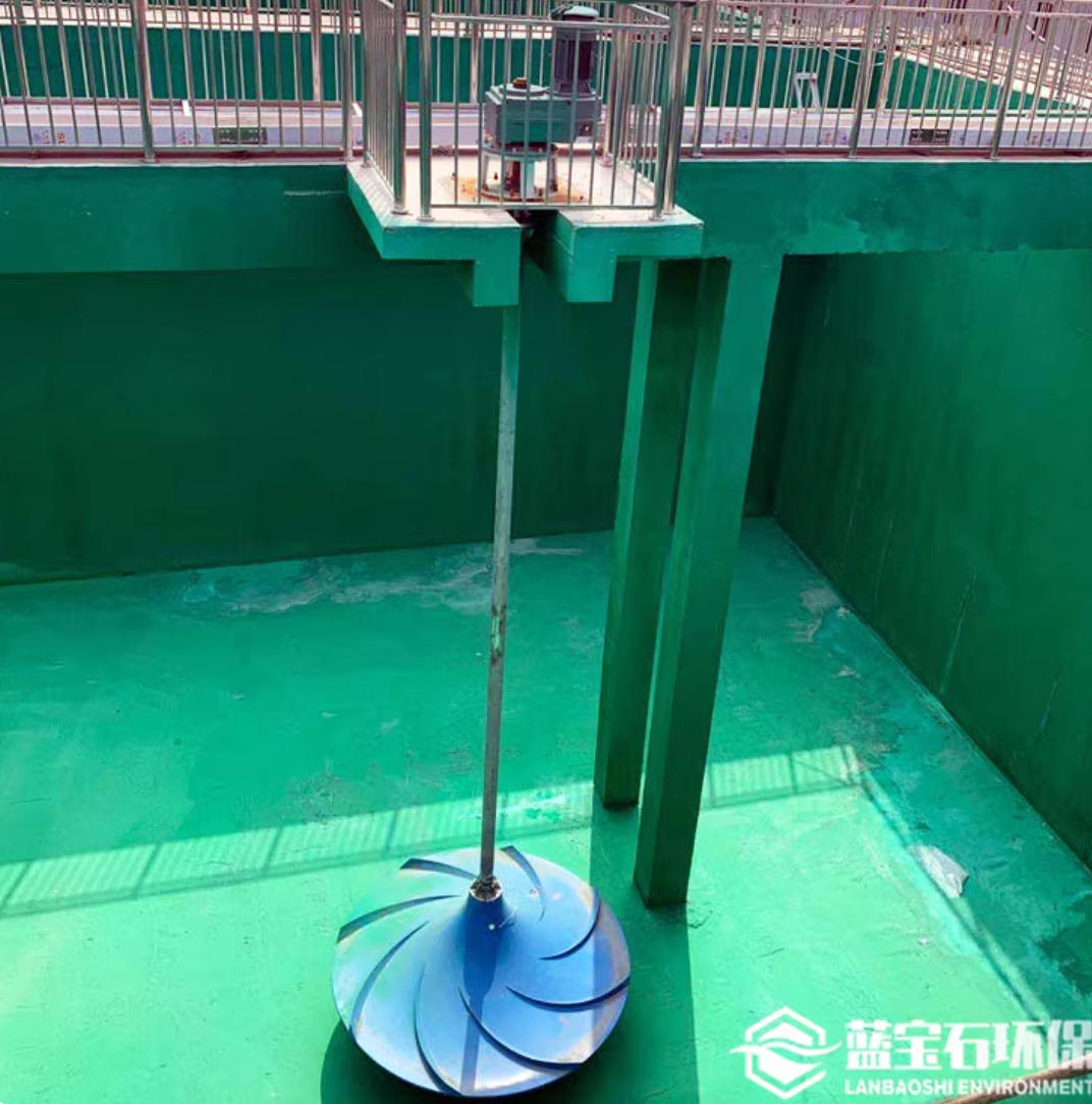 雙曲面攪拌機能夠實現(xiàn)設備的低速運轉和節(jié)能操作